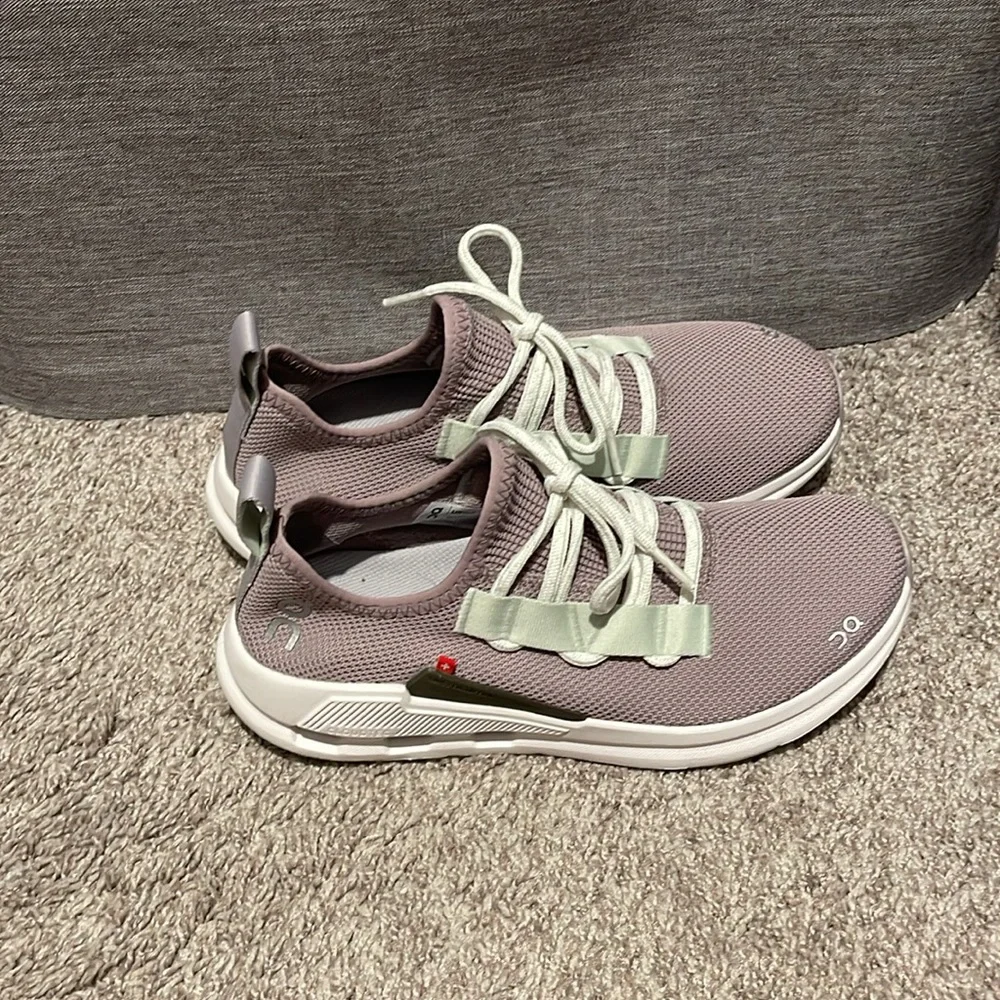 On Cloudeasy Sneakers - Picture 4 of 5